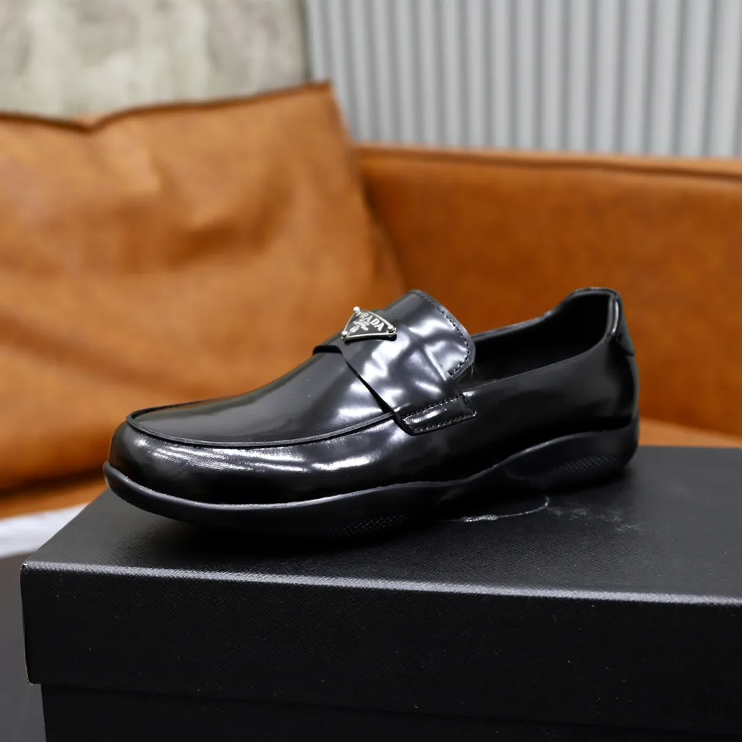 Factory price: 600💰Top original order Brand: PRADA (Prada) Standard code: Men's size 38/44 (45 can be customized) Grade: Same as the official website Material: Original cowhide surface, cowhide lining, original wear-resistant soft outsole Style category: Business casual slip-on shoes, young fashion, European and American trends, British style Color: actual picture color